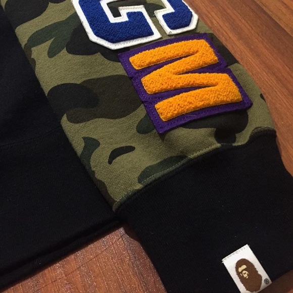 BAPE HOODIE - Picture 2 of 6